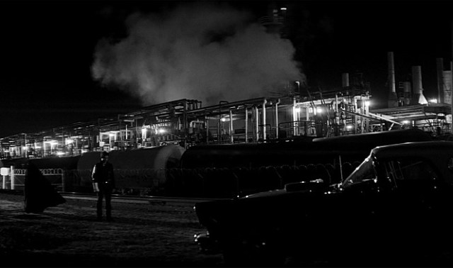 Agirlwalkshomealoneatnight01