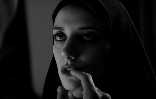 Agirlwalkshomealoneatnight05