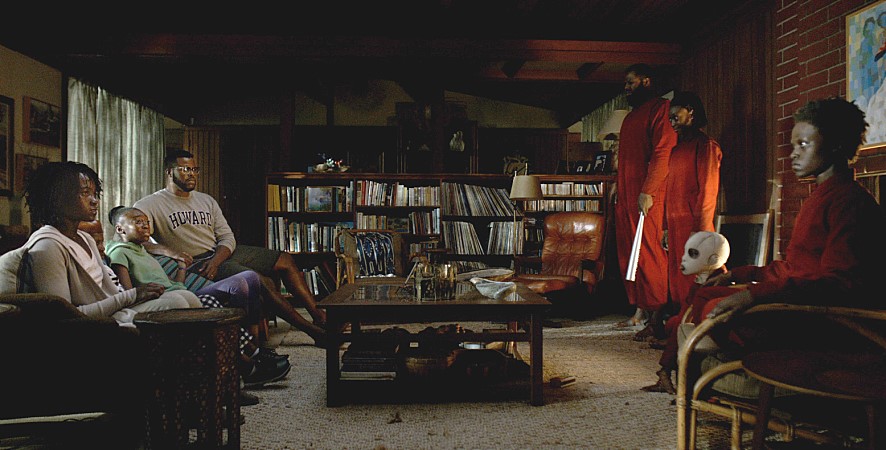 Us Move Us (2019) ☆☆☆1/2(3.5/4): Another creepy work from Jordan Peele ...