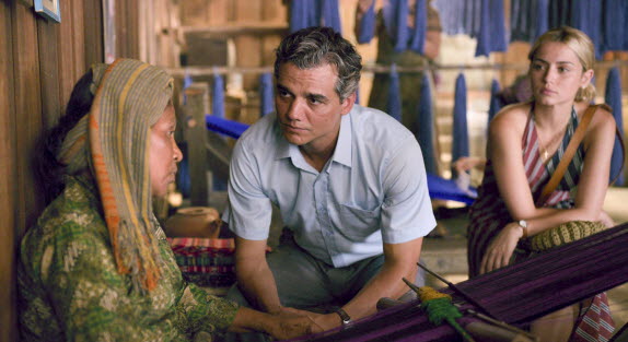 Sergio -  Wagner Moura, Ana de Armas - Photo Credit: Netflix